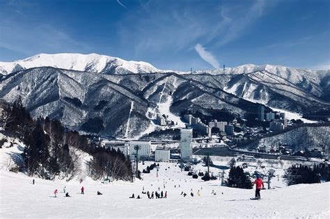 10 Best Ski Resorts in Japan - Where to Go Skiing and Snowboarding in ...