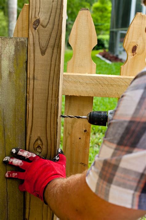 Stunning DIY Horizontal Slat Fence | Lifestyle | Fresh Mommy Blog