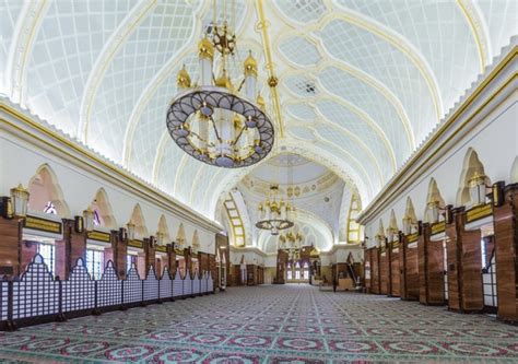 4,383 Brunei Mosques Royalty-Free Images, Stock Photos & Pictures ...