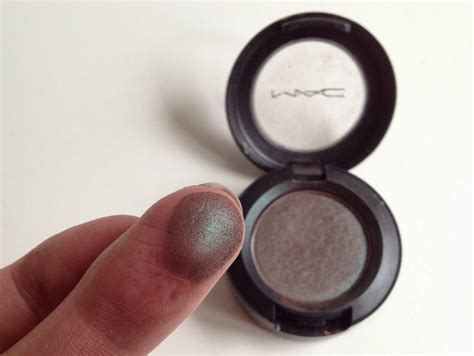 My Beautopia: MAC Monday: Club eyeshadow