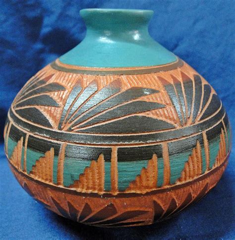 Native American Art Pottery Native American Art Pottery Navajo Indian Signed Vase Bowl - The Art ...