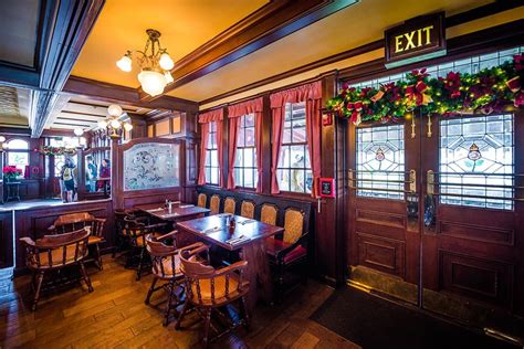 Rose & Crown Pub & Dining Room Review - Disney Tourist Blog