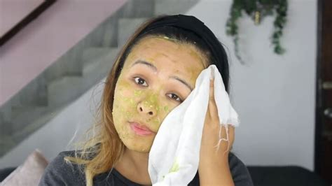 Super Easy DIY Avocado Face Mask Recipe | Upstyle