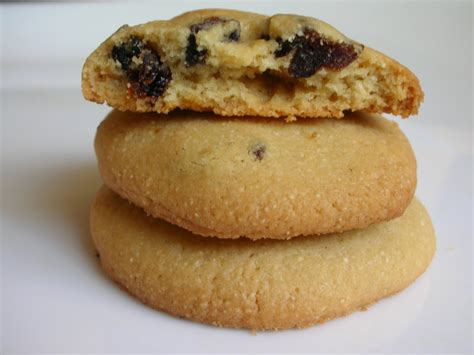 Easily Good Eats: Semolina Prune Cookies Recipe