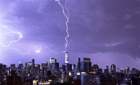 The 5 US skyscrapers that get struck by lightning most often