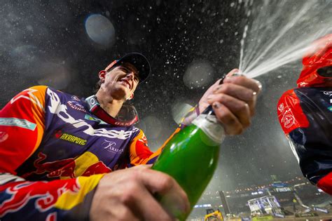 Chase Sexton looks to defend 2023 Monster Energy AMA Supercross ...