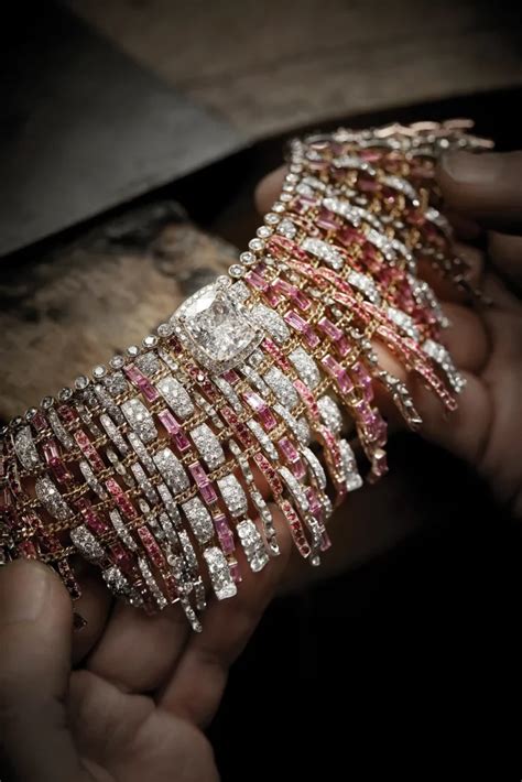 Chanel’s Show-Stopping High Jewellery Necklace Was Designed to Move ...