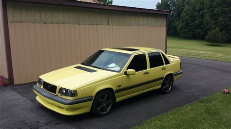 An acquaintance of mine is selling their 850 T-5R in Cream Yellow. Odd color, great look! : Volvo