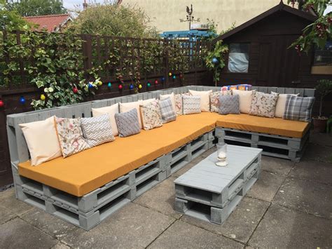 Awesome Pallet Garden Furniture #rusticFurniture | Pallet garden furniture, Garden furniture ...