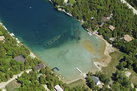 Shipwrecks at Big Tub Harbour in Lake Huron