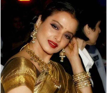 Rekha Without Makeup - Top 10 Photos