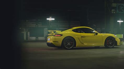 Porsche 718 Cayman GT4 - Porsche AG