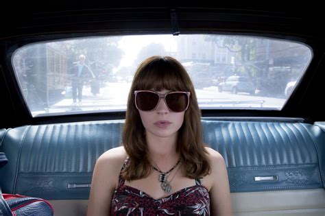 Netflix's 'Girlboss' just can't capitalize on vintage - Chicago Tribune