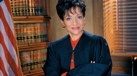 Judge Glenda Hatchett to represent Phildando Castile's family | kcentv.com