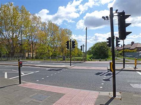 Toucan crossing on Benton Road © Oliver Dixon :: Geograph Britain and Ireland