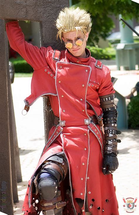 Vash the Stampede from Trigun - Daily Cosplay .com