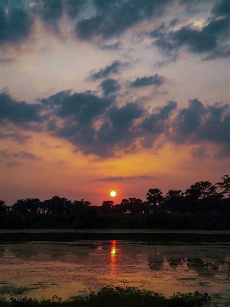 Sunset and reflection in Pond - PixaHive