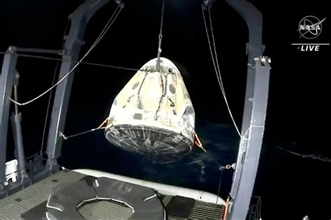 SpaceX Makes First Nighttime Splashdown With Astronauts Since 1968 ...