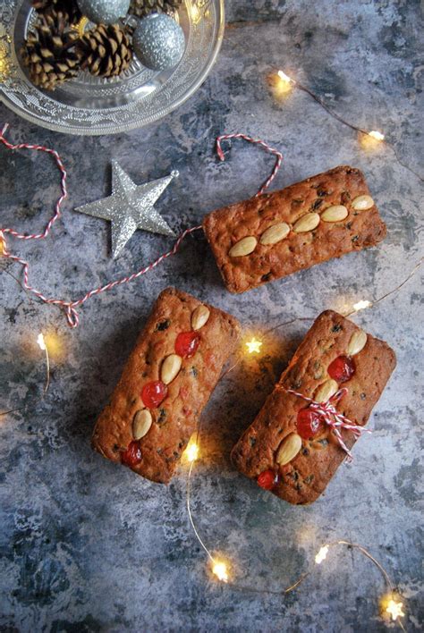 Mary Berry's Mincemeat Loaf Cakes | Christmas chocolate recipes, Fruit cake recipe christmas ...