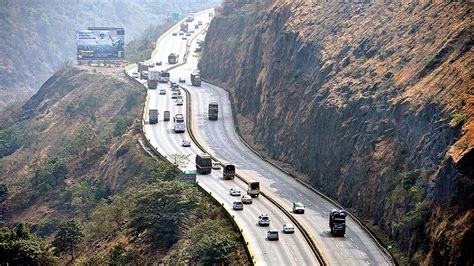 Forces unite to cut mishaps on Mumbai-Pune Expressway