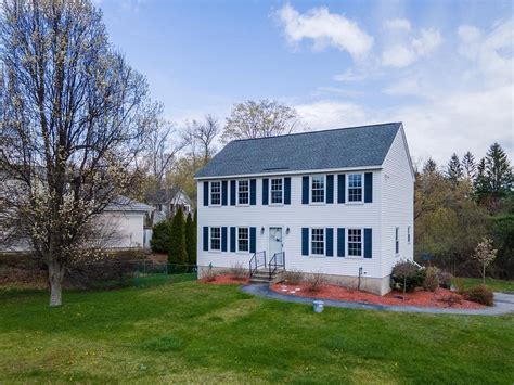 9 Mountain Rd, Goffstown, NH 03045 - MLS 4952438 - Coldwell Banker