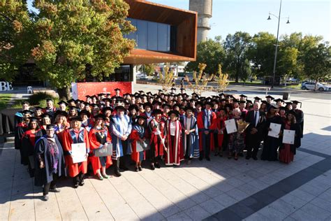 Albury–Wodonga students celebrate graduation