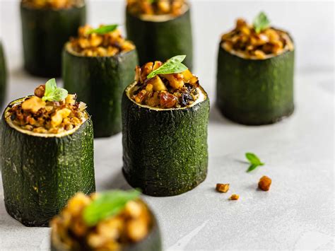 Vegan low-carb stuffed zucchini cups - Karinokada