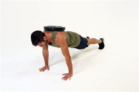 How to Do Weighted Planks Safely and Effectively | BODi