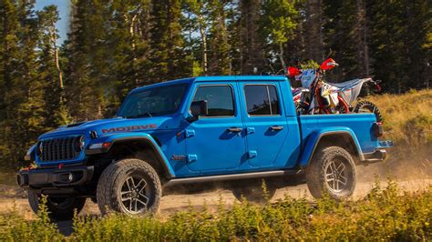 2024 Jeep Gladiator First Look: Updating Wrangler’s Trucky Bro