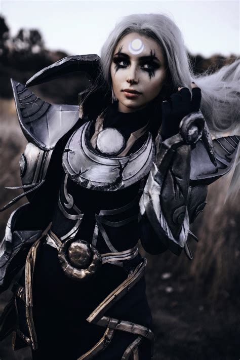 old picture of my Diana cosplay (league of legends), didn’t think to post it here before :) : r ...