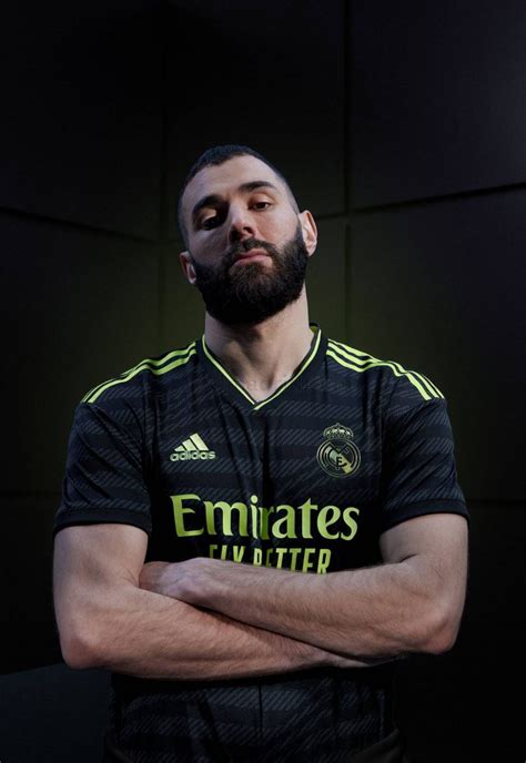 Karim Benzema debuts Real Madrid third kits 2022/23 | Esquire Middle East – The Region’s Best ...