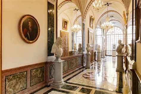 5 things you need to see when visiting the Princely Palace of Monaco