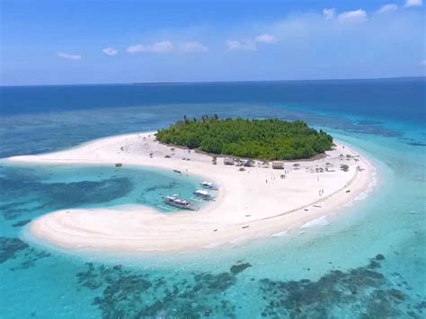 White sand beaches in the Philippines - Palawan