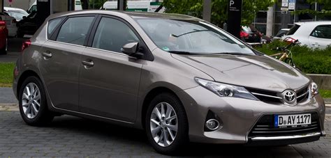 Toyota Auris Hybrid Photos and Specs. Photo: Auris Hybrid Toyota specs and 23 perfect photos of ...