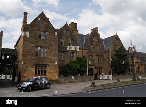 Lygon Arms Great hall Broadway Village, Cotswolds, Worcestershire Stock ...