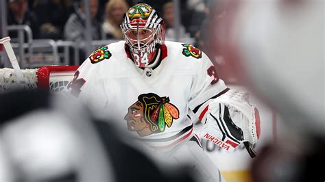 Blackhawks' Luke Richardson exercising precaution with goalie usage ...