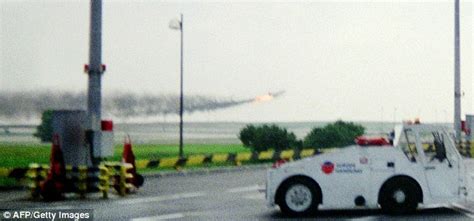 25 Images of the Disastrous Concorde Crash of 2000 - History Collection