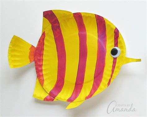 Paper Plate Tropical Fish: a vibrant and fun paper plate kid's craft!
