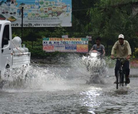 Dhanbad Weather Forecast: सोमवार सुबह-सुबह जमकर बरसे बदरा, जानिए माैसम विभाग की चेतावनी ...