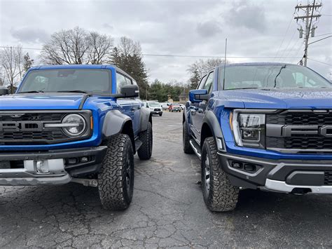 Bronco Raptor vs F-150 Raptor size comparison -- side-by-side pics ...