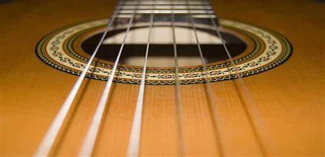 ¿Cómo Cambiar las Cuerdas de la Guitarra?