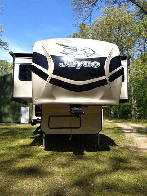 Luxury 38' Jayco Pinnacle 5th Wheel