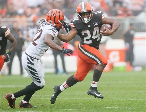 Browns running backs: Cap hits, free agents and big decisions on Nick Chubb and Kareem Hunt ...