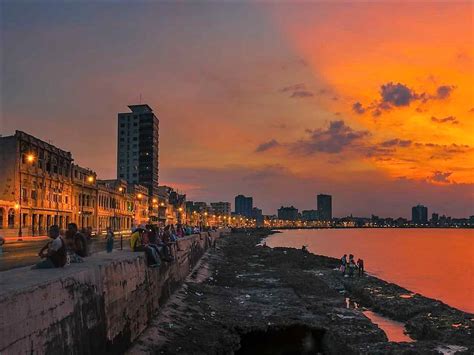 Havana sunset - Quirky Cruise