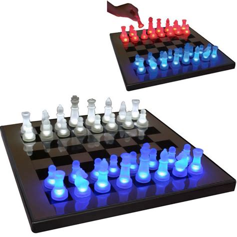 LED Chess Set - GeekAlerts