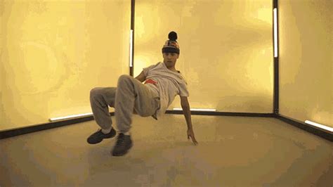 Dance Moves Breakdance GIF - DanceMoves Breakdance BBoy - Discover & Share GIFs