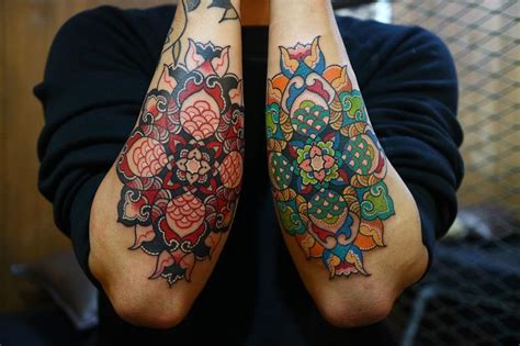 Tattoo artist Pitta color Korean traditional tattoo, authors style | Seoul, South Korea Funky ...