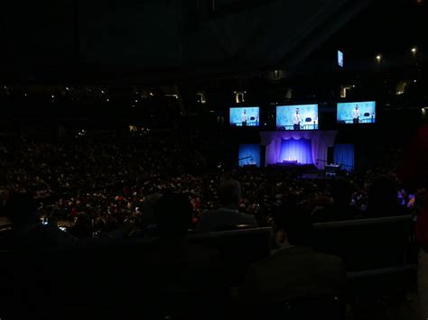 We give you our Berkshire Hathaway Shareholders' Meeting photos