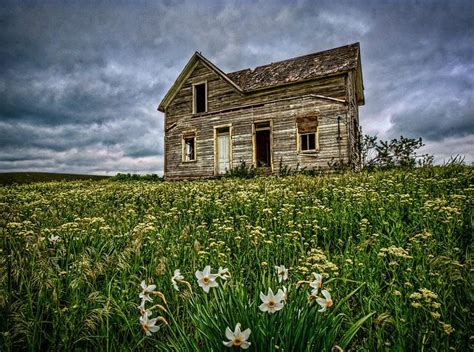 Abandoned Garden HDR | Abandoned places, Old abandoned houses ...