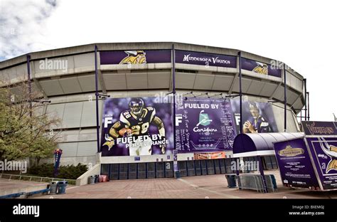 Minnesota vikings stadium roof hi-res stock photography and images - Alamy